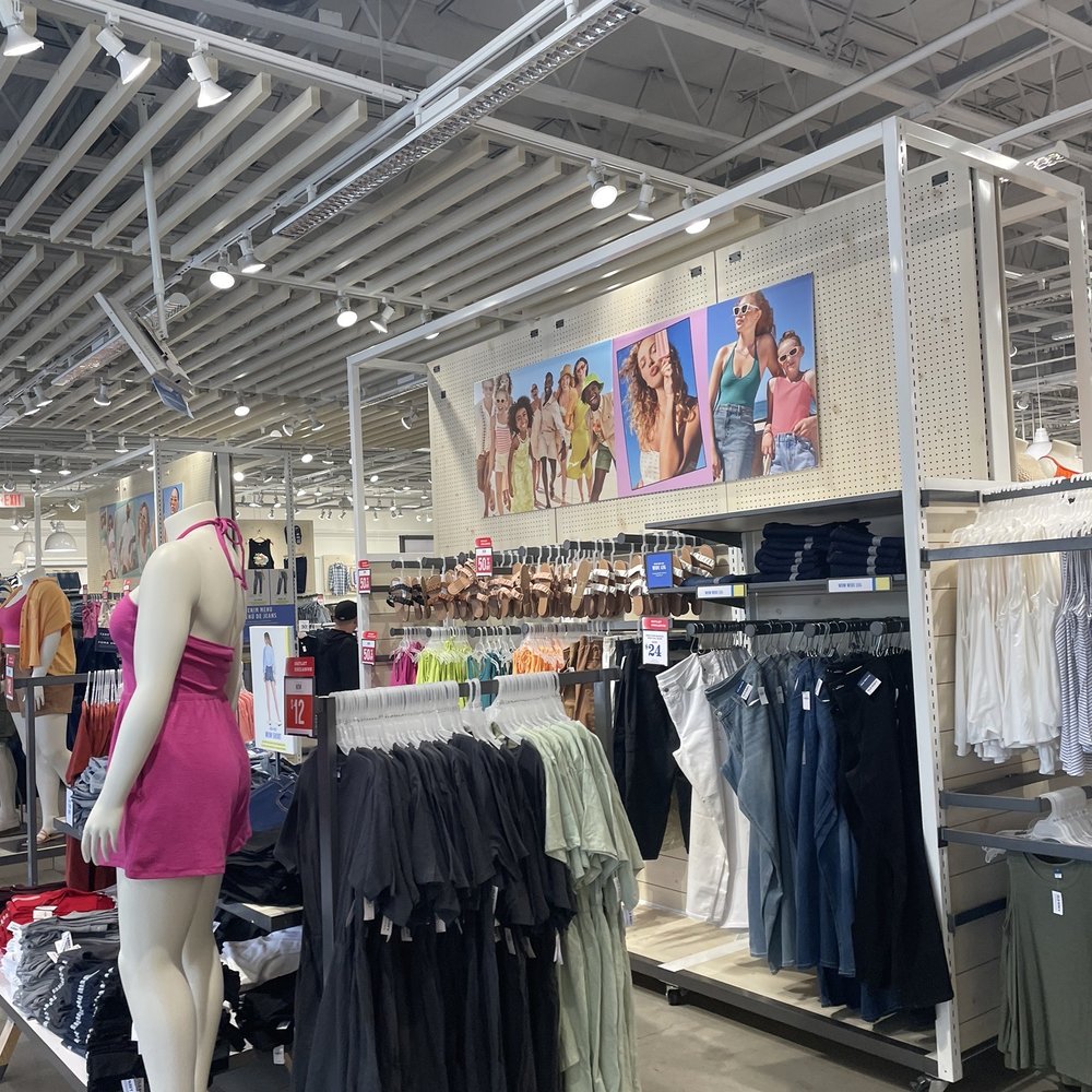 Old Navy Outlet - Men's Clothing Near Me - Camarillo, California Old Navy Outlet - Men's Clothing Near Me - Camarillo, California