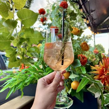 HIDE+SEEK - Chandon spritz - New American Near Me - Chicago, Illinois