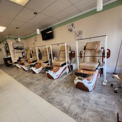 Lily's Nails & Spa