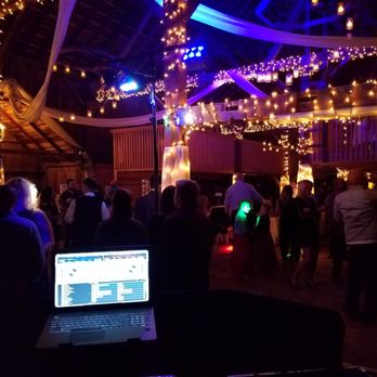 Brauer Barn - Great atmosphere after dark. - Wedding Planning Near Me - Winnebago, Illinois