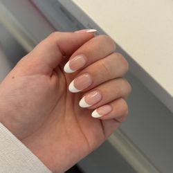 T N Nails - French manicure