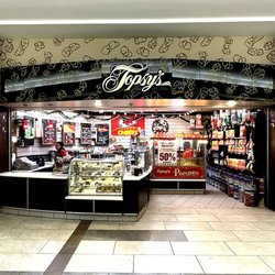 Topsy's Popcorn & Ice Cream Shoppes - Storefront Inside Oak Park Mall (Near the NW Entrance)