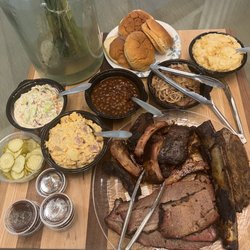 Mistah Lee's Smokin Good Bbq - Family platter
