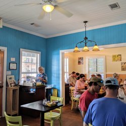 Buzzy's Breakfast Downtown - Inside
