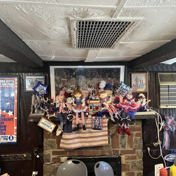 Hiram's Roadstand - Some dolls and more. - American Near Me - Fort Lee, New Jersey Hiram's Roadstand - Some dolls and more. - American Near Me - Fort Lee, New Jersey