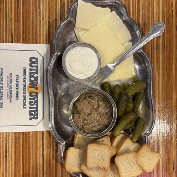 Outlaw Oyster - Seafood Near Me - Wauwatosa, Wisconsin