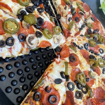 Rick’s Pizza, Beer, & More - Cheap - Pizza - Updated June 2025 - 320 ...