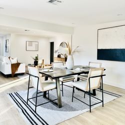 AV Home Staging - Staged dining room