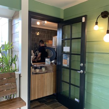 Daily Whisk Matcha - Cafes Near Me - Honolulu, Hawaii