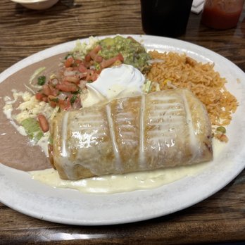 El Cantarito Mexican Restaurant - Chimichanga Shredded Chicken - Mexican Near Me - Oak Ridge, Tennessee El Cantarito Mexican Restaurant - Chimichanga Shredded Chicken - Mexican Near Me - Oak Ridge, Tennessee