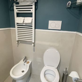 Hotel Donna Francesca - Bathroom in a Junior Suite with kitchenette - Hotels Near Me - Rome, RM