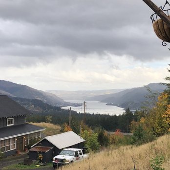 AniChe Cellars - Wine Bars Near Me - Underwood, Washington