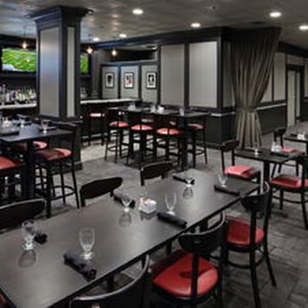 Draft Restaurant and Bar - the bar and dining area of the hotel - American Near Me - Somerville, Massachusetts Draft Restaurant and Bar - the bar and dining area of the hotel - American Near Me - Somerville, Massachusetts