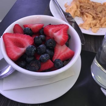 A.cafe - Fresh berries - Cafes Near Me - New York, New York