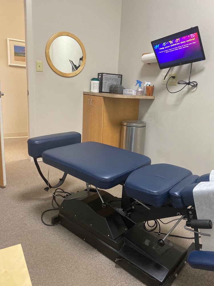 HEALTH GOALS CHIROPRACTIC CENTER Updated June 2024 230 N Maple Ave