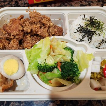 Tokyo Chick - Bento box with garlic soy boneless fried chicken and white rice - Chicken Wings Near Me - Pasadena, California