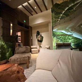 Drift - Lobby - Bars Near Me - Seattle, Washington