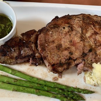 Casa Valadez - Rib Eye with asparagus and mashed potatoes - Mexican Near Me - Guanajuato, GUA Casa Valadez - Rib Eye with asparagus and mashed potatoes - Mexican Near Me - Guanajuato, GUA