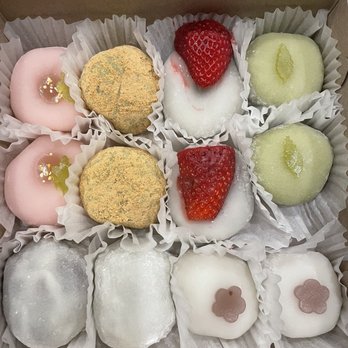 Fugetsu-Do - Box of 12 mochi - Candy Stores Near Me - Los Angeles, California Fugetsu-Do - Box of 12 mochi - Candy Stores Near Me - Los Angeles, California