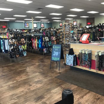 Style Encore - Melbourne - Inside the store - Women's Clothing Near Me - West Melbourne, Florida Style Encore - Melbourne - Inside the store - Women's Clothing Near Me - West Melbourne, Florida