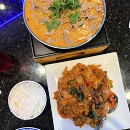 E4. Panang Curry RN1. Drunken Noodle