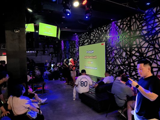 Pandora Karaoke & Bar by null