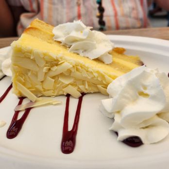 Petey's Summertime Seafood - Lemon cake - Seafood Near Me - Rye, New Hampshire Petey's Summertime Seafood - Lemon cake - Seafood Near Me - Rye, New Hampshire