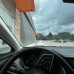 Dunkin' - Drive through