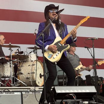Germania Insurance Amphitheater - Eddie Perez-The Mavericks - Music Venues Near Me - Austin, Texas Germania Insurance Amphitheater - Eddie Perez-The Mavericks - Music Venues Near Me - Austin, Texas