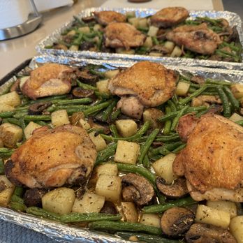 Cooking What You Crave - Roasted chicken thighs with potatoes, mushrooms, and green beans - Personal Chefs Near Me Cooking What You Crave - Roasted chicken thighs with potatoes, mushrooms, and green beans - Personal Chefs Near Me