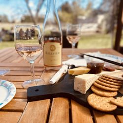 Bellview Winery - Savory Spread and rosé