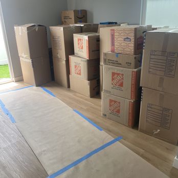 Simple Moving Company - Neatly stacked boxes - Movers Near Me - Culver City, California Simple Moving Company - Neatly stacked boxes - Movers Near Me - Culver City, California