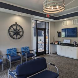 MI Smiles Dental Grand Haven - Tastefully Decorated