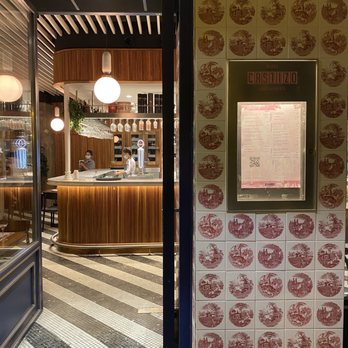Castizo - Lively restaurant - Tapas/Small Plates Near Me - Seville, SE
