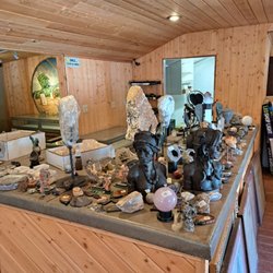 Crystal Cove Estate Sales & Liquidation - Aguanga Estate Sale - Gems & Minerals (Rocks)