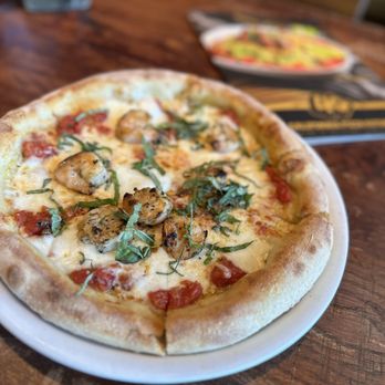 California Pizza Kitchen - Pizza Near Me - Sacramento, California