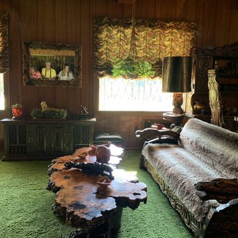 Graceland - The jungle room - Museums Near Me - Memphis, Tennessee