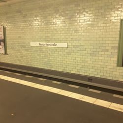 U-Bhf. Samariterstraße