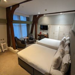 DoubleTree by Hilton Hotel & Spa Liverpool - Double queens room 614