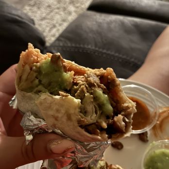 Chunky's Taqueria and Grill - Super burrito de asada - Mexican Near Me - Petaluma, California