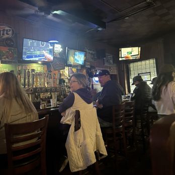 Kisling's Tavern - Inside - Bars Near Me - Baltimore, Maryland