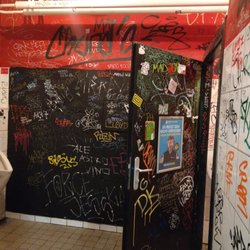 Plateau - Herren-Toilette