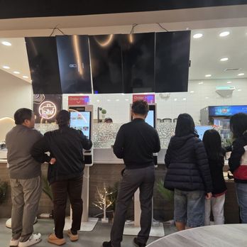 The Bep Teahouse - Busy at the kiosks - Bubble Tea Near Me - Duluth, Georgia