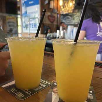 Lee's Pint & Shell - Orange crush - Bars Near Me - Baltimore, Maryland