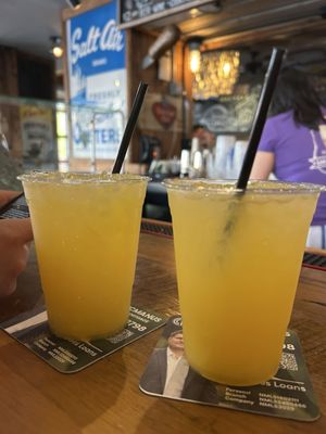 Lee's Pint & Shell by null
