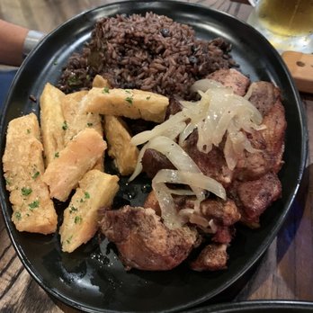 La Mesa Miami - Masitas de puerco moro yuca frita - Cocktail Bars Near Me - Miami, Florida La Mesa Miami - Masitas de puerco moro yuca frita - Cocktail Bars Near Me - Miami, Florida
