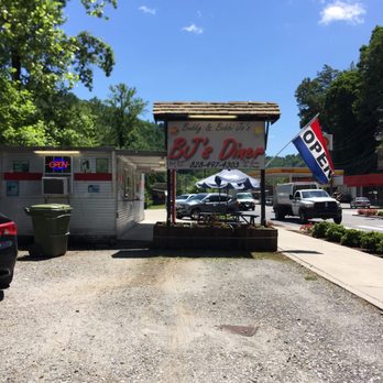 BJ's Diner - Restaurant fromt - Burgers Near Me - Cherokee, North Carolina