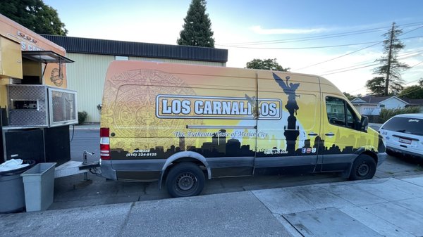 Los Carnalitos Food Truck by null