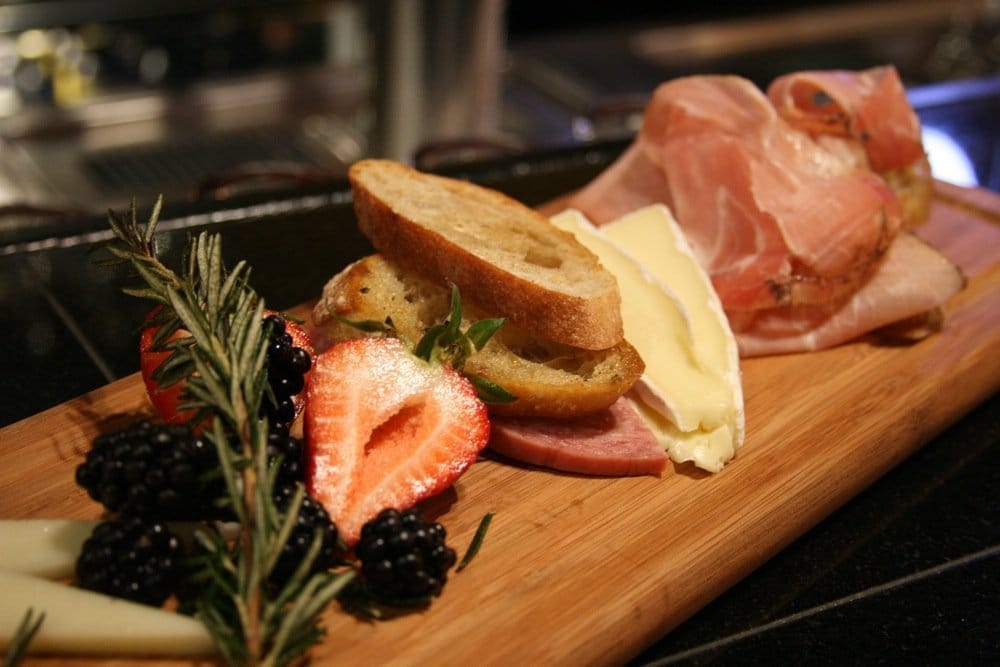 EMILIO’S BISTRO BAKERY & BAR CLOSED Updated May 2024 437 Central