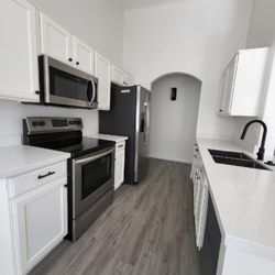 Creative Cleaning Solutions - Another sparkling clean kitchen. You have to get it right with white interior